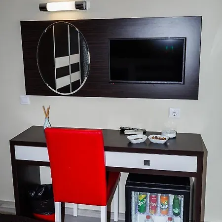 Отель Eleven 3*